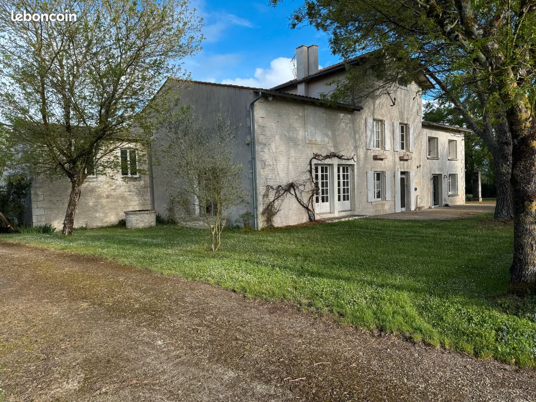 Дом с 6 спальнями в Дё-Севр, Франция № 340974