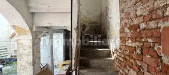 5 rooms Building in Cremona, Italy No. 378644 5