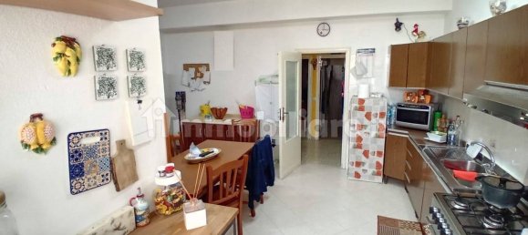 2 bedrooms Apartment in Messina, Italy No. 113056 4