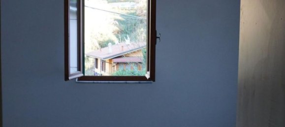 4 rooms Apartment in Massa, Italy No. 126434 5