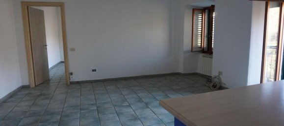 4 rooms Apartment in Massa, Italy No. 126434 3