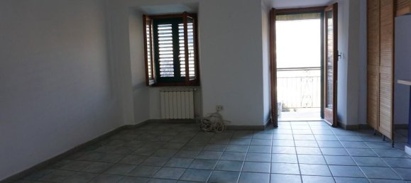 4 rooms Apartment in Massa, Italy No. 126434 2