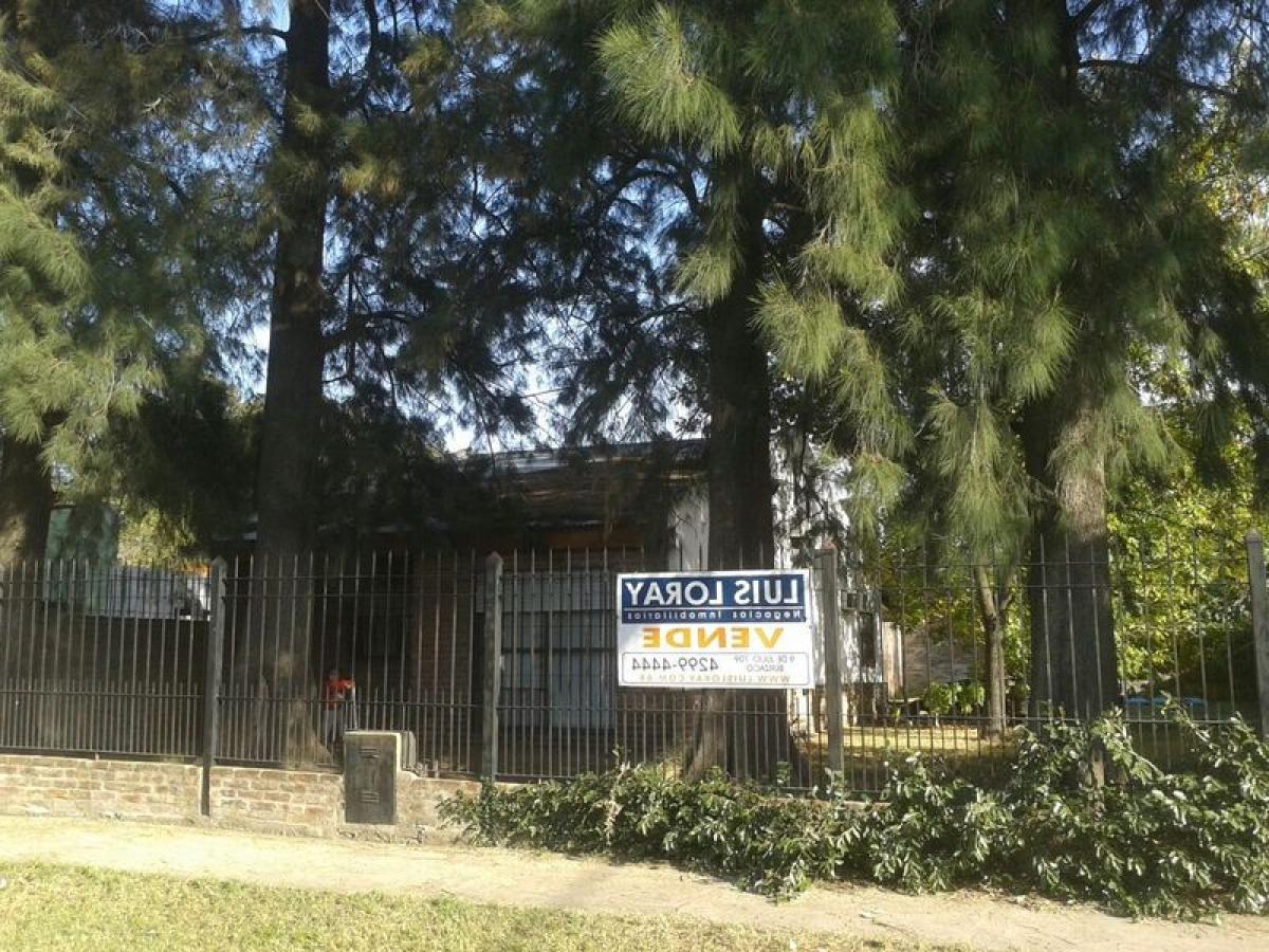 2 bedrooms House in Almirante Brown, Argentina No. 82785