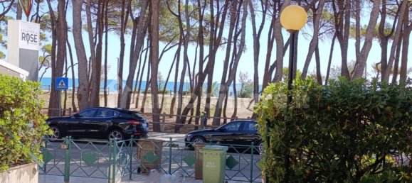 Квартира с 2 спальнями в Альба Адриатика, Италия № 259581 17