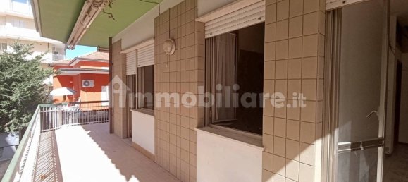 Квартира с 2 спальнями в Альба Адриатика, Италия № 259581 5