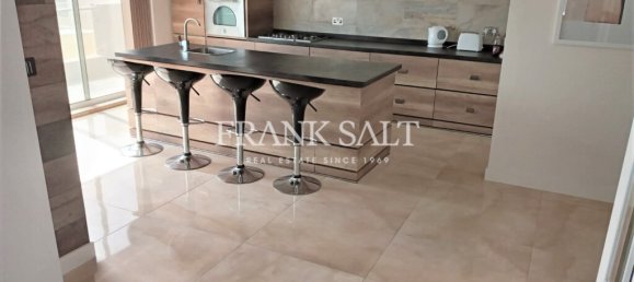 Пентхаус с 2 спальнями в Марсаскала, Мальта № 4857 3