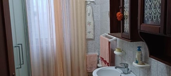 4 rooms Apartment in Rome, Italy No. 70608 9