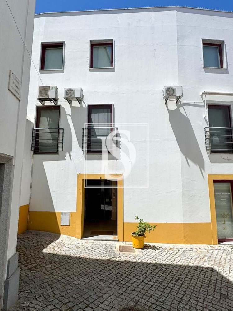 Apartamento de 3 dormitorios en Portalegre, Portugal No. 219601