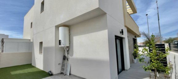 3 غرف نوم فيلا في Los Montesinos, Spain رقم 8243 3