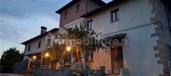 4 bedrooms House in Montespertoli, Italy No. 190451 8