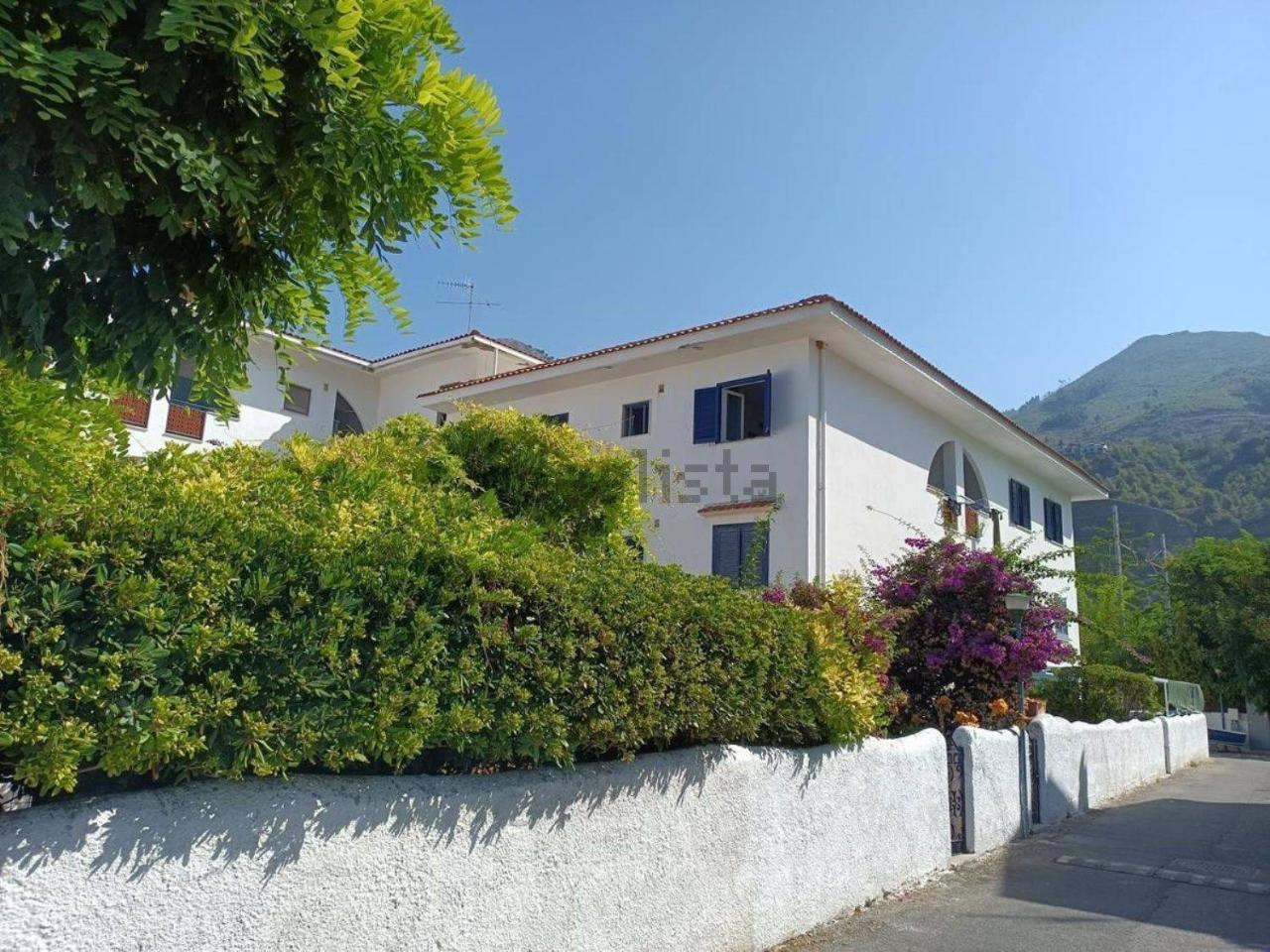 Квартира с 3 комнатами в Прая а Маре, Италия № 164182