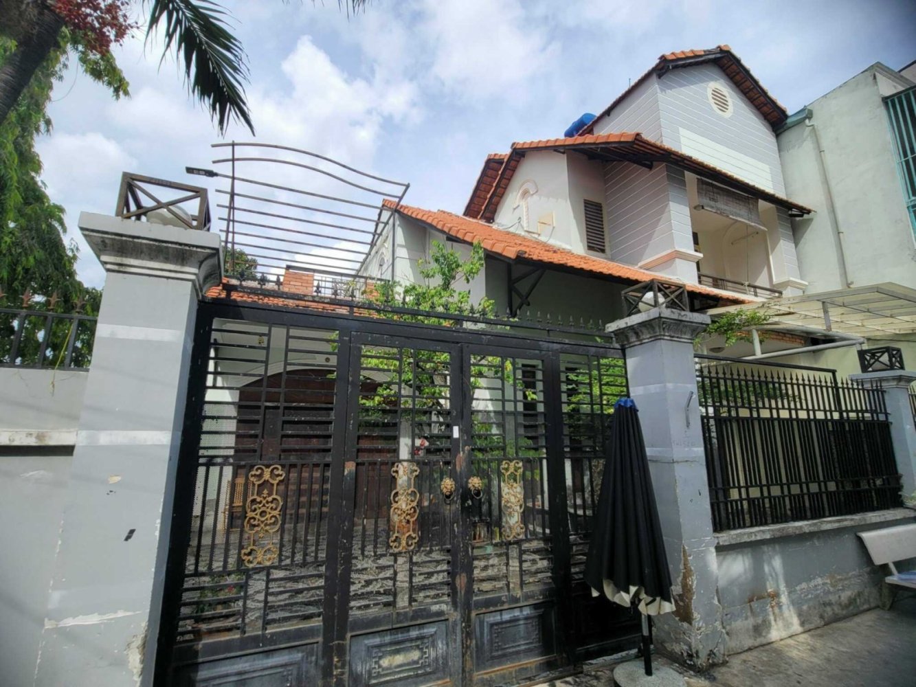 334.3m² Townhouse in District 7, Vietnam No. 19713