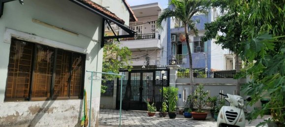 334.3m² Townhouse in District 7, Vietnam No. 19713 3