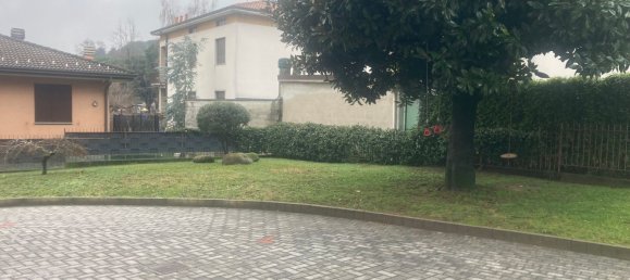 3 rooms Apartment in Oltrona di San Mamette, Italy No. 234285 7