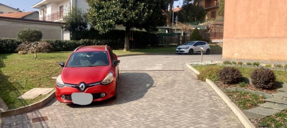 3 rooms Apartment in Oltrona di San Mamette, Italy No. 234285 4