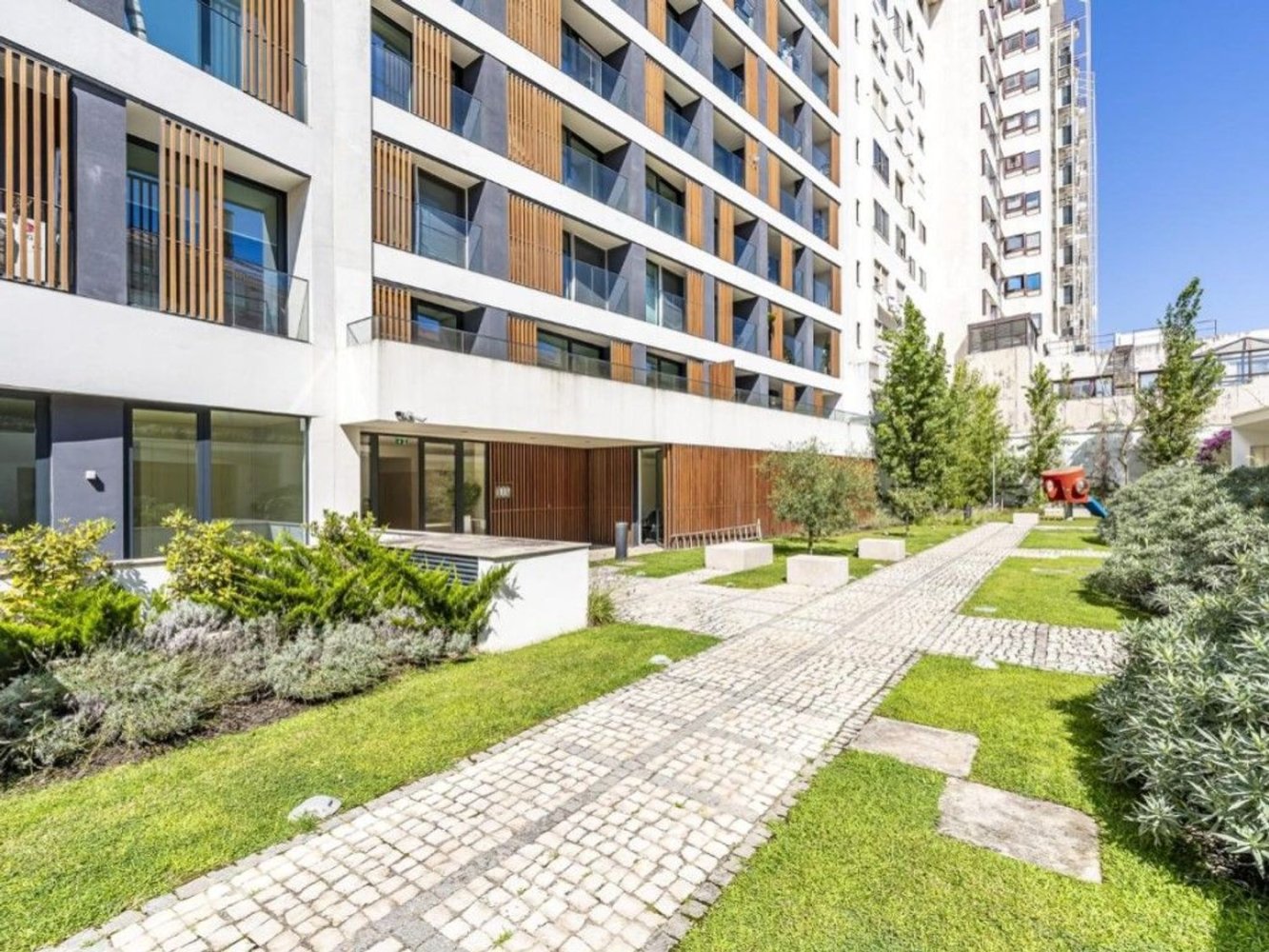 1 bedroom Apartment in Lisbon, Portugal No. 80141