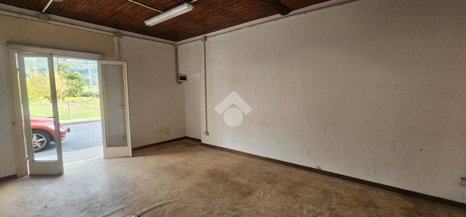 Коммерческая недвижимость 17м² в Кьявари, Италия № 385005