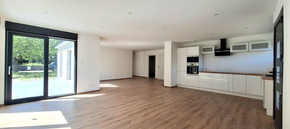 3 Schlafzimmer Haus in Les Forges, France, Nr. 63100 2