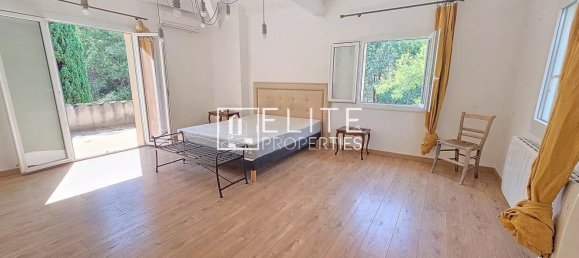 4 bedrooms House in Tourrettes, France No. 303928 9