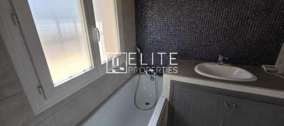 4 bedrooms House in Tourrettes, France No. 303928 22