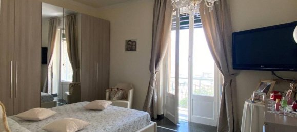 5 rooms Apartment in Genoa, Italy No. 38594 2