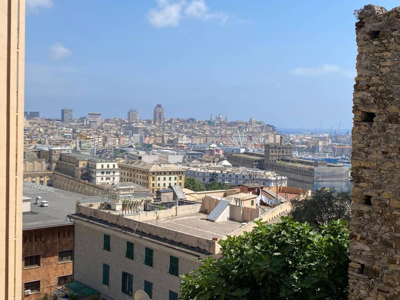 5 rooms Apartment in Genoa, Italy No. 38594