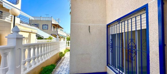 Adosado de 3 dormitorios en Torrevieja, Spain No. 147309 5