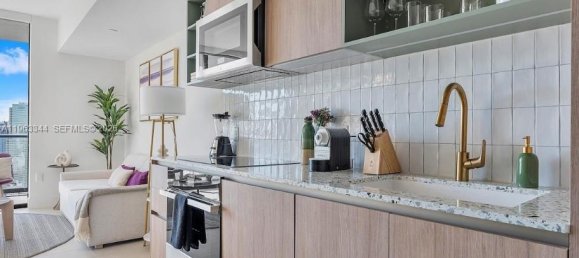 1 Schlafzimmer Gewerbliche Immobilien in Miami, USA, Nr. 615567 4