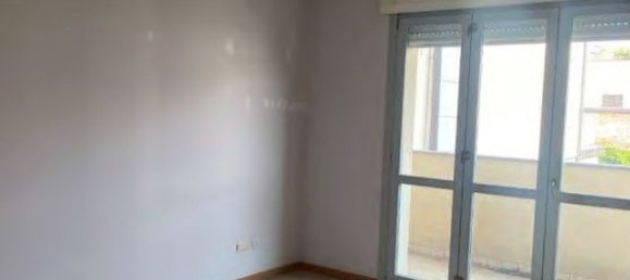 3-salle Appartement à Giussano, Italy No. 105739 11