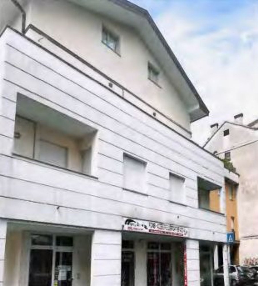 3-salle Appartement à Giussano, Italy No. 105739