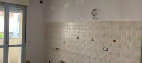 3-salle Appartement à Giussano, Italy No. 105739 2