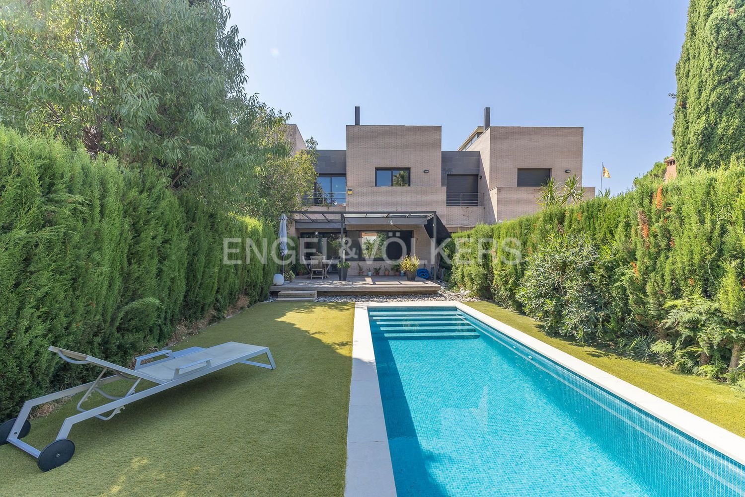 5 bedrooms House in Premia De Mar, Spain No. 133990