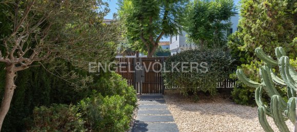 5 bedrooms House in Premia De Mar, Spain No. 133990 5