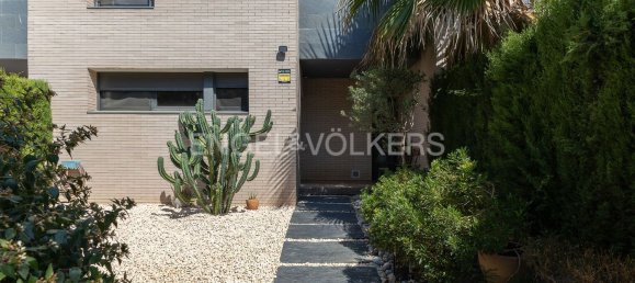 5 bedrooms House in Premia De Mar, Spain No. 133990 4