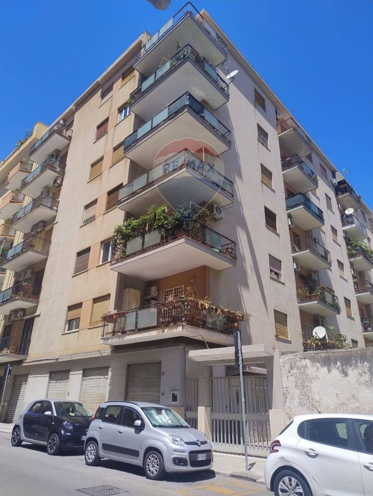 6 غرف نوم شقة في Palermo, Italy رقم 336818