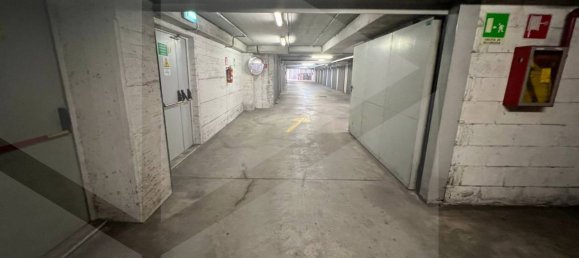 1 room Garage in Rome, Italy No. 34545 12
