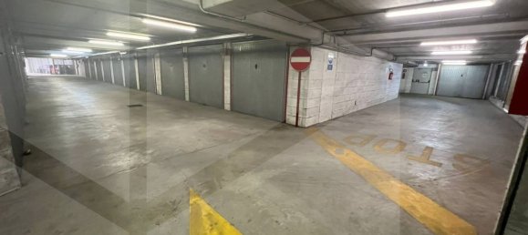 1 room Garage in Rome, Italy No. 34545 11