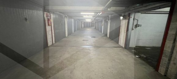 1 room Garage in Rome, Italy No. 34545 9