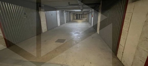 1 room Garage in Rome, Italy No. 34545 13