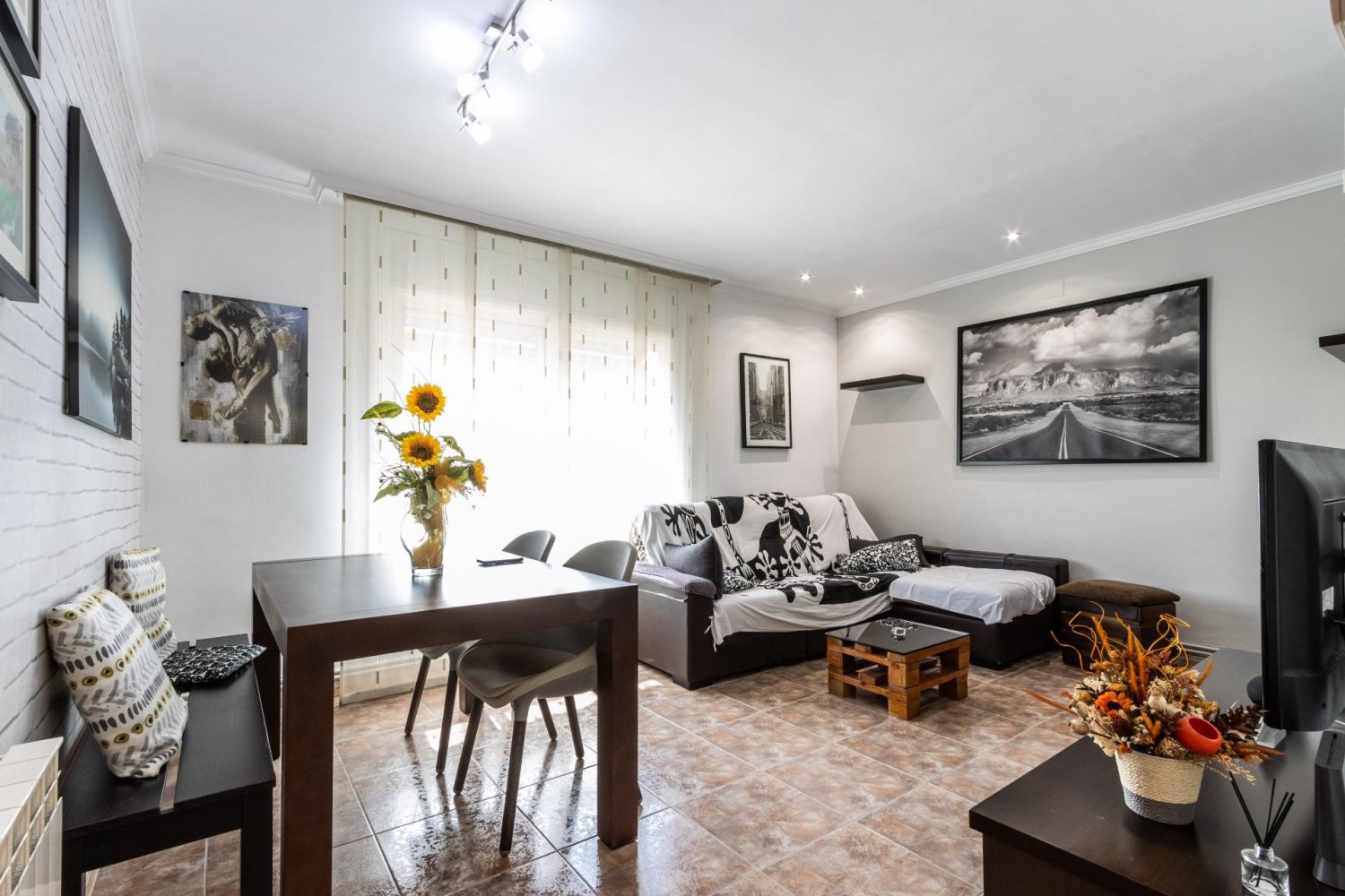 4 bedrooms Apartment in Sabadell, Spain No. 165578