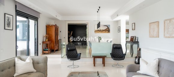 5 bedrooms Villa in Marbella, Spain No. 217449 9