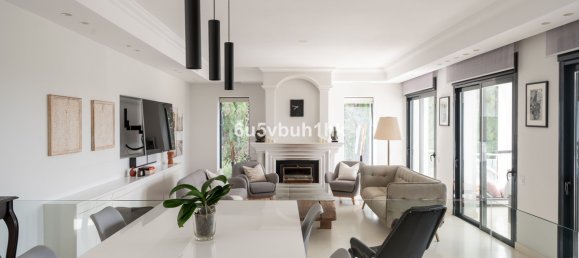 5 bedrooms Villa in Marbella, Spain No. 217449 3