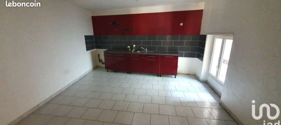 4 rooms Townhouse in Crezancy, France No. 75514 2