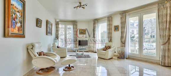 1 bedroom Apartment in Versailles, France No. 187731 2