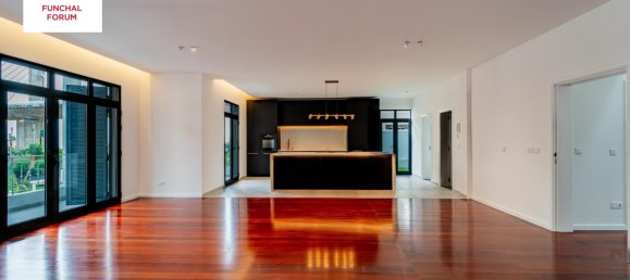 Villa de 3 dormitorios en Funchal, Portugal No. 115618 3