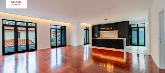 Villa de 3 dormitorios en Funchal, Portugal No. 115618 2