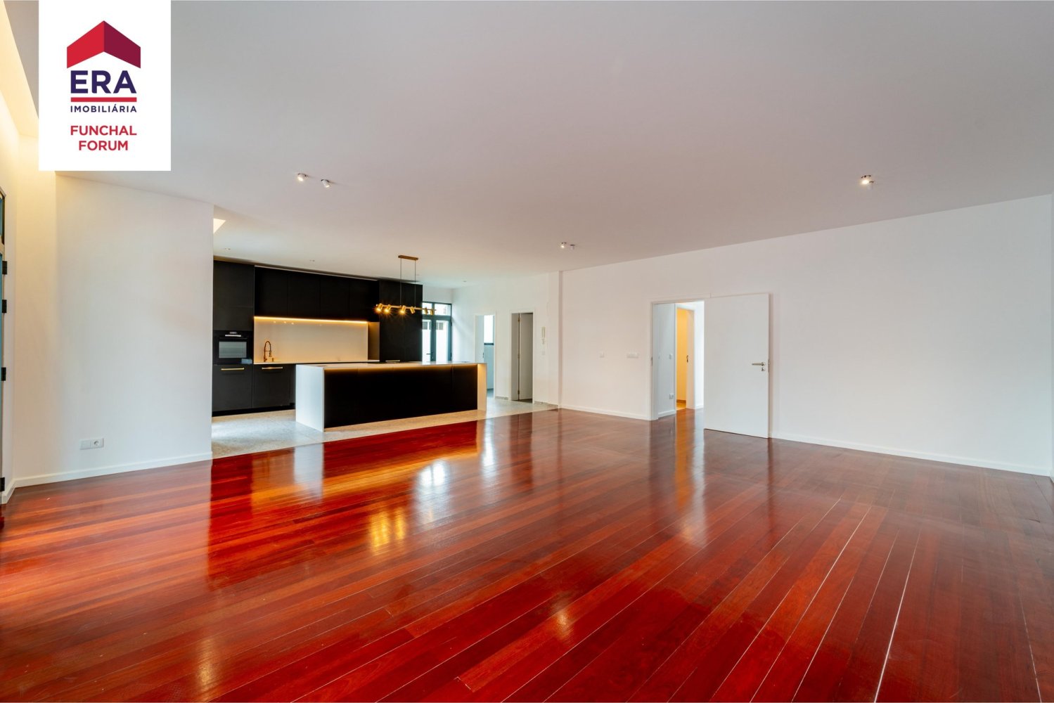 Villa de 3 dormitorios en Funchal, Portugal No. 115618