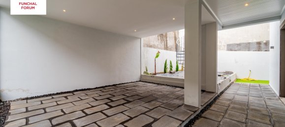 Villa de 3 dormitorios en Funchal, Portugal No. 115618 25