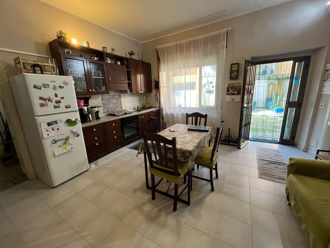 Casa de 4 dormitorios en Galliate, Italy No. 400750