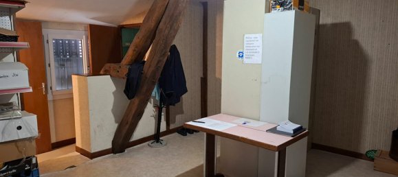 335m² Commercial property in Saint-Amand-Montrond, France No. 209436 9